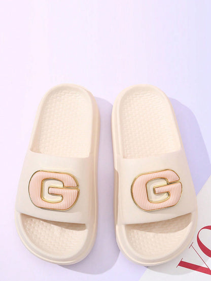 New Summer Style Simple Outdoor Women Comfortable Thick-Soled Slippers With Anti-Slip Design For Indoor Use Beige